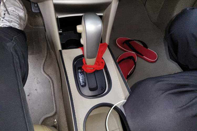 Used Nissan Sylphy 2012 Classic 1.6XE Automatic Comfort Edition Gear Lever