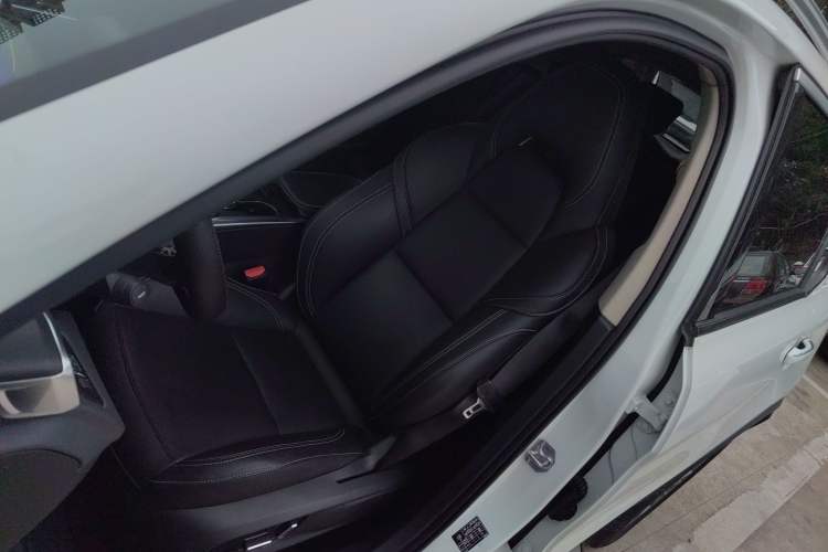 Used Lynk & Co 01 2018 2.0T Two-Wheel-Drive + Version Left Front Seat