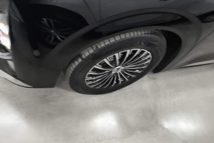 Used Denza D9 2024 DM-i 980 Four-Wheel Drive Prestige Model
