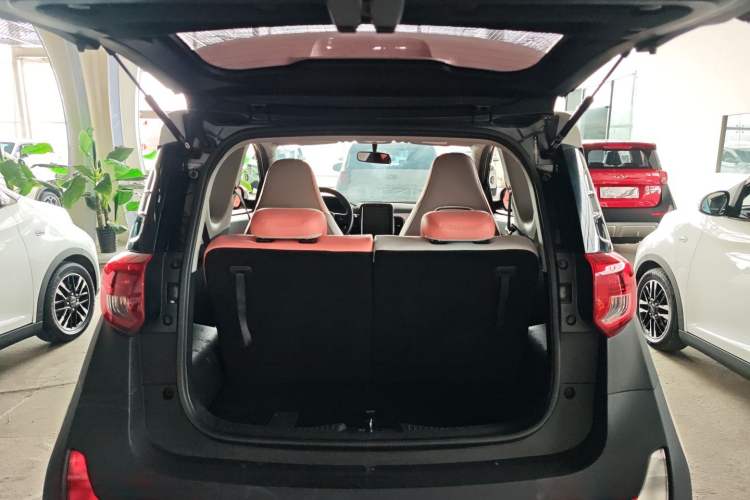 Used Chery QQ Little Ant 2022 Revised Version 2 Sweet Pink Edition Full-Sugar Version 28.8 kWh 30 kW 301 km Trunk