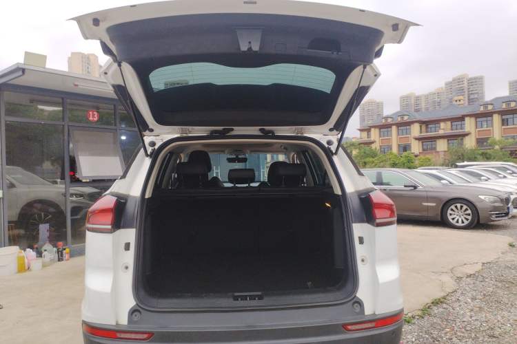 Used Geely Auto Emgrand X7 Sport 2020 1.8TD DCT Smart PRO Trunk