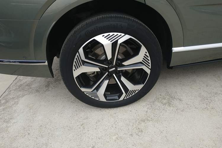 Used Wey Lanshan 2025 Four-Wheel Drive Ultra Right Rear Wheel Hub