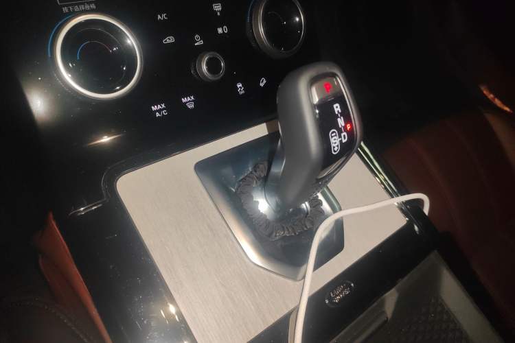 Used Land Rover Range Rover Evoque 2023 Aurora L 249 PS Luxury Edition