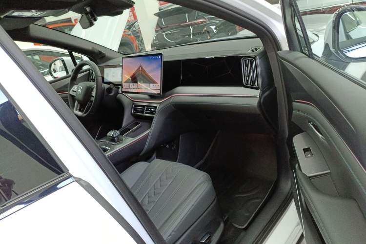 Used BYD Song L DM-i 2025 Intelligent Driving Version 160 km Beyond-Range Type
