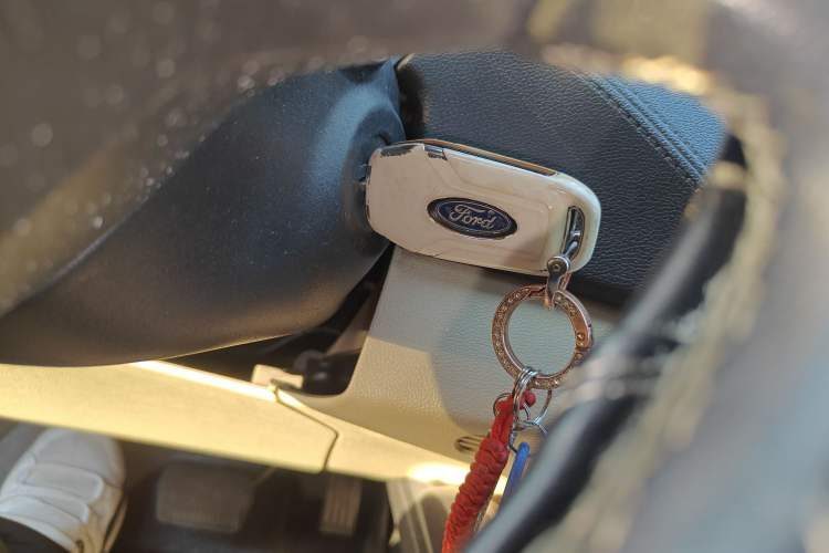 Used Ford Escort 2015 1.5L Automatic Fashion Model