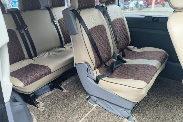 Used Mercedes-Benz Vito 2011 2.5L 7-seater executive version Left Rear Seat