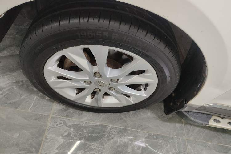 Used Baojun 730 2014 1.5L Manual Luxury Navigation ESP Version 7 Seats