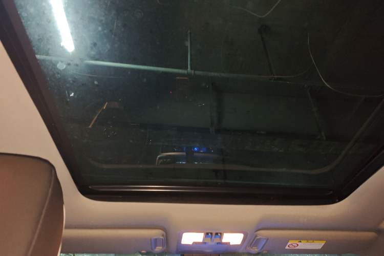 Used Toyota Highlander 2018 2.0T Four-Wheel Drive Luxury Version 7 Seats China VI Standard Headliner