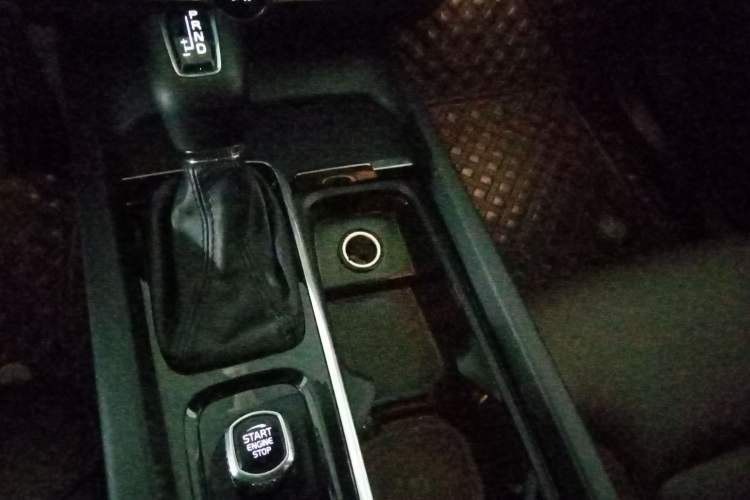 Used Volvo XC60 2021 T5 4x4 Smart Luxury Edition Gear Lever