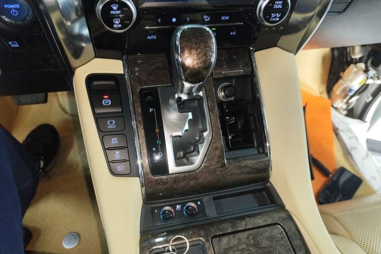 Used Toyota Alphard 2020 Dual-Engine 2.5L Prestige Edition
