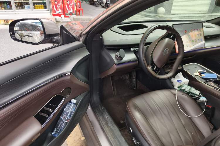 Used CHANGAN NEVO A07 2025 Blue Whale Range-Extending Version 230 Flagship Model
