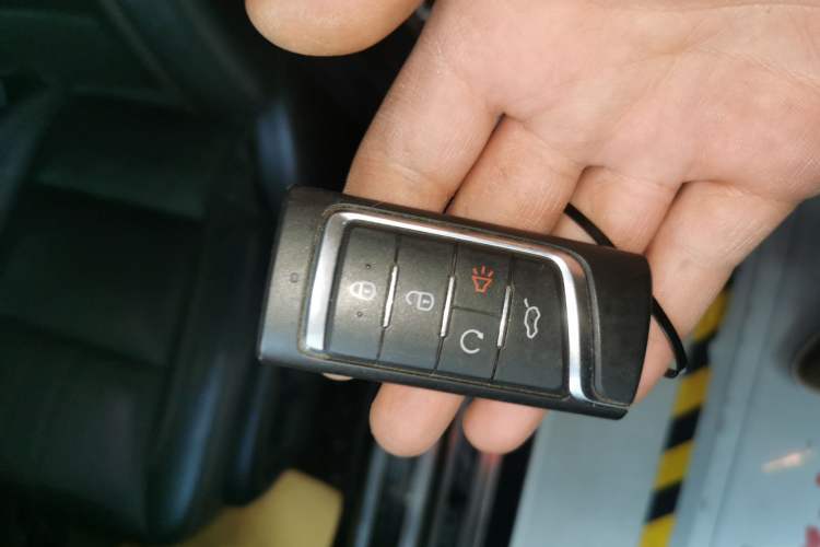 Used GAC Trumpchi GS7 2017 320T Two-Wheel-Drive Luxury Smart Connectivity Model Vehicle Key