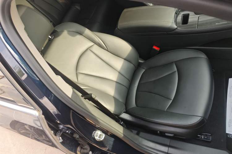 Used Buick LaCrosse 2021 652T Luxury Model Right Front Seat