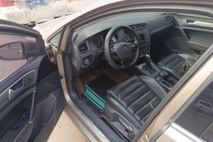 Used Volkswagen Golf 2016 230TSI Automatic Luxury Version
