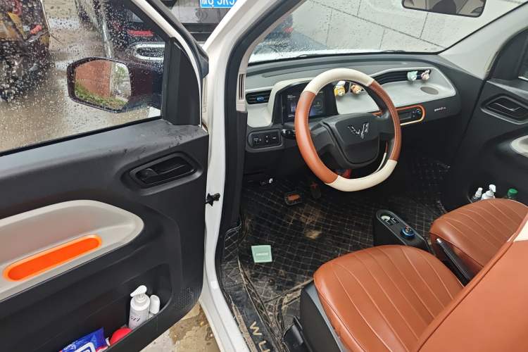 Used Wuling Hongguang MINIEV 2021 Macaron Premium Model – Lithium Iron Phosphate