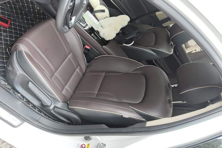 Used CHANGAN Raeton CC 2018 1.5T Automatic Haoya Model Guangmang Edition China V Standard
