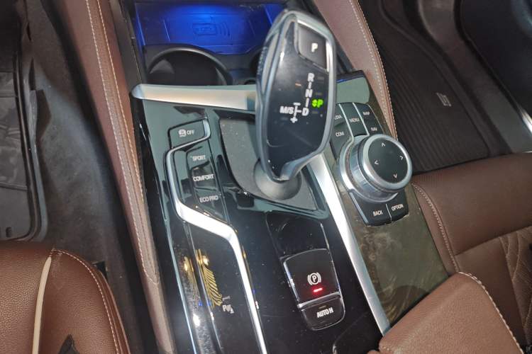 Used BMW 5 Series 2022 Restyled 525Li M Sport Package Gear Lever