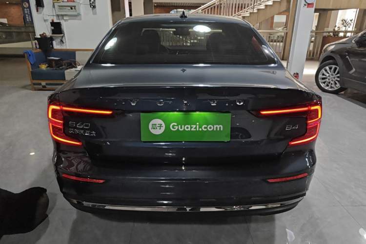 Used Volvo S60 2023 B4 Zhiyuan Luxury Edition
