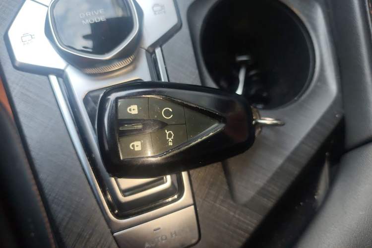 Used Changan UNI-V 2023 1.5T Prestige Model