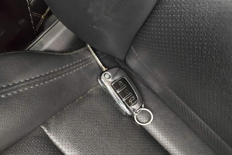 Used Geely Auto Vision 2019 Upgraded Model 1.5L Manual Luxury Version China VI Standard