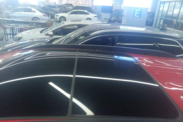 Used BYD Yuan New Energy 2018 EV360 Smart Connect Cool Edition Roof