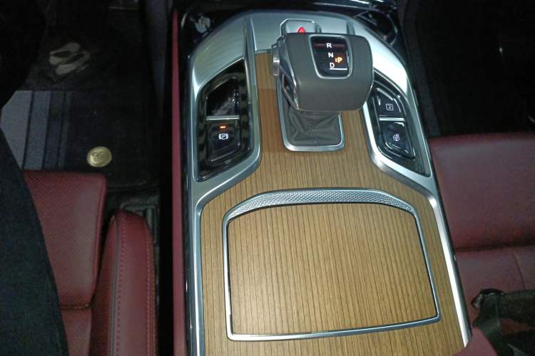 Used Hongqi E-HS9 2022 660 km Range Flagway Edition Six Seats
