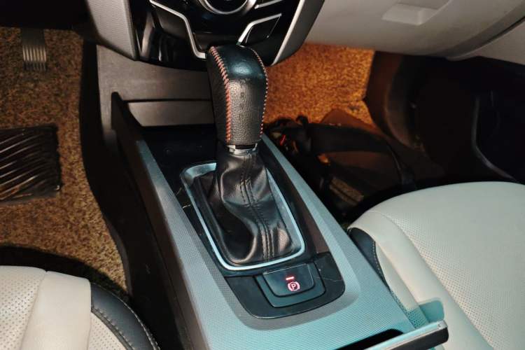 Used Luxgen U6 SUV 2014 1.8T ZhiZun Model