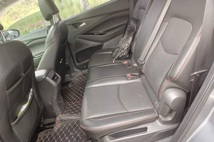 Used Chevrolet Orlando 2018 Redline 530T Automatic Enjoyment Edition (5+2 Model) – China V Standard Left Rear Seat