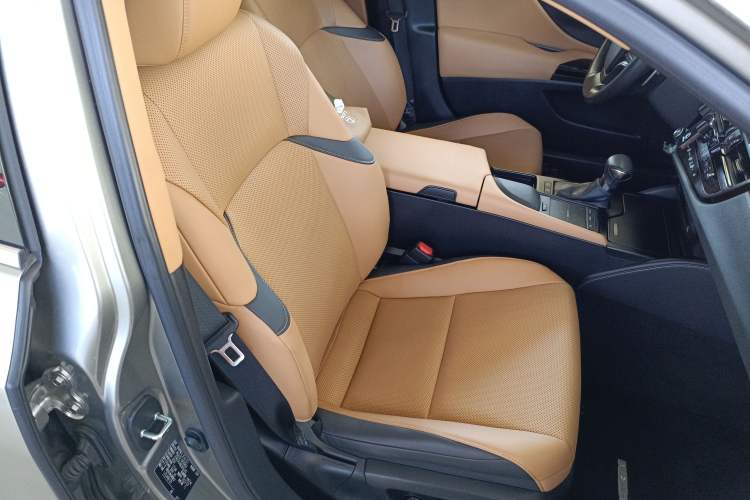 Used Lexus ES 2021 200 Excellence Edition
