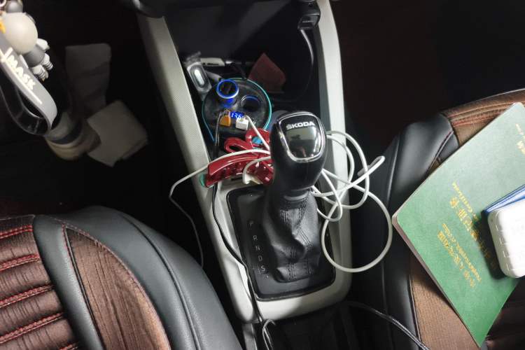 Used Skoda Fabia 2017 1.4L Automatic Car Enjoy Edition Gear Lever