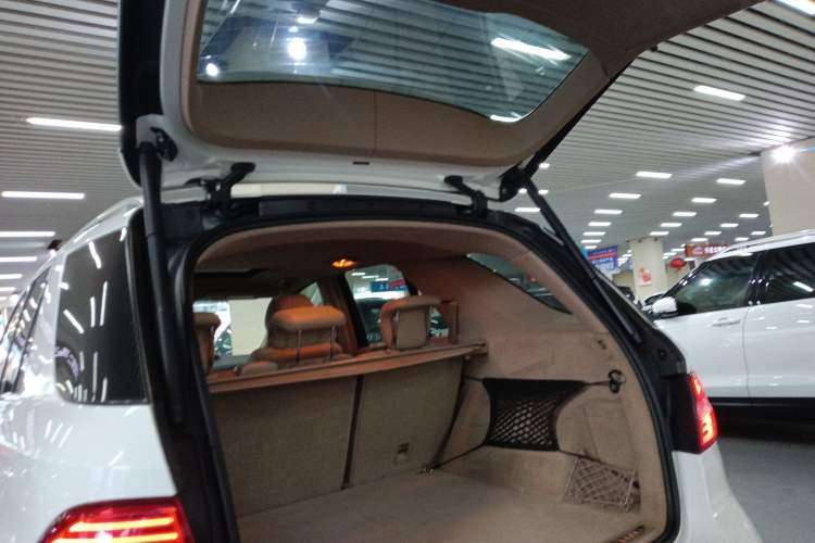 Used Mercedes-Benz M-Class 2014 ML 320 4MATIC
