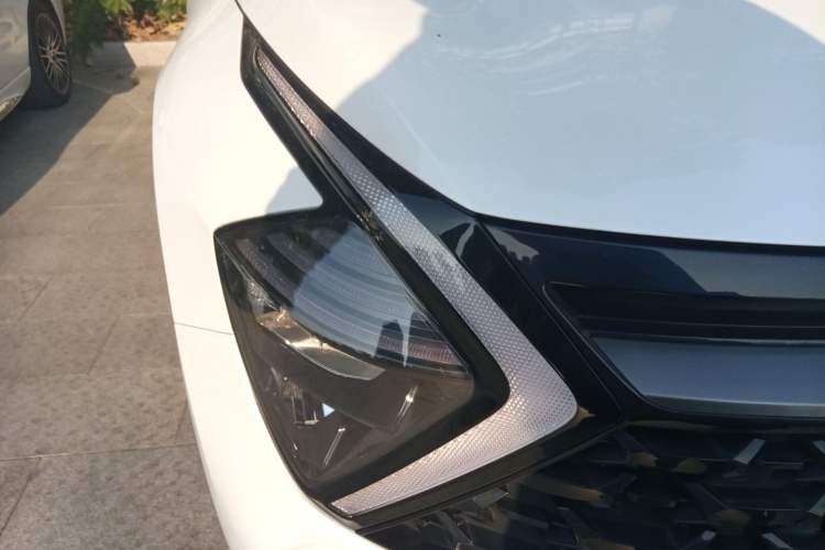 Used Kia Sportage (Chinese Domestic Model) 2023 1.5T Two-Wheel Drive Prestige Edition Right Front Headlight