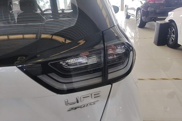 Used Honda LIFE 2021 1.5L CVT SPO-SS Dynamic Edition