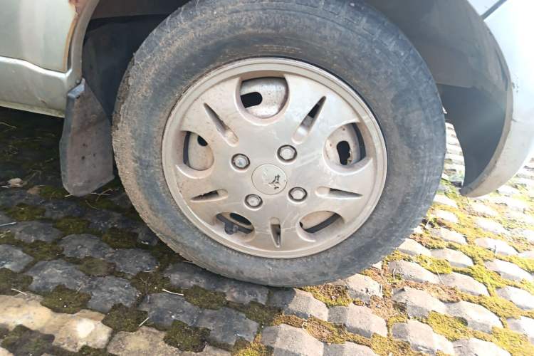 Used BAIC Weiwang 306 2011 1.3L base model 7 seats
