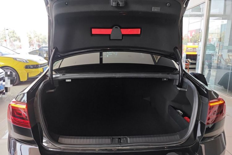 Used Volkswagen Magotan 2023 2 Million Units Limited Edition 330TSI DSG Leading Version Trunk