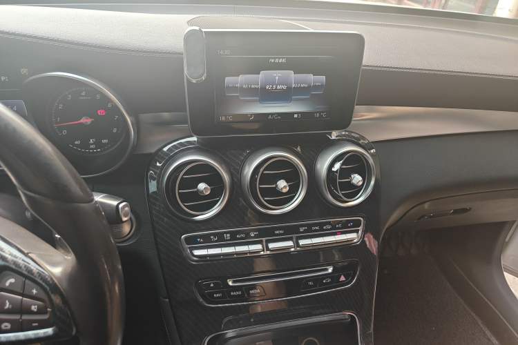 Used Mercedes-Benz GLC 2017 GLC 260 4MATIC Luxury Model
