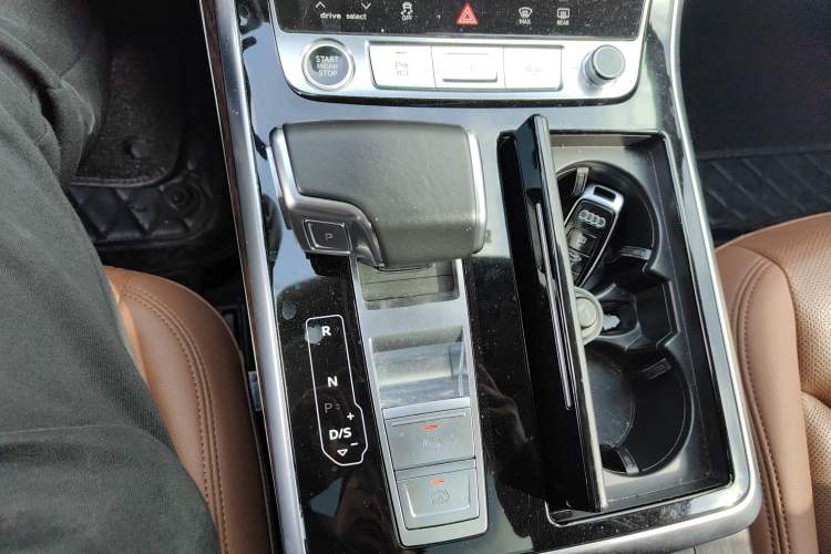 Used Audi Q7 2021 55 TFSI quattro S line Sport model Gear Lever