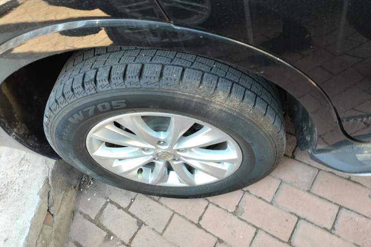 Used Buick Envision 2014 28T Four-Wheel Drive All-Terrain Flagship Edition Right Rear Wheel Hub