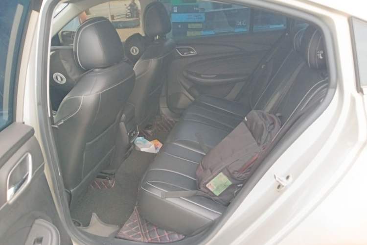 Used Roewe i5 2020 1.5L Automatic 4G Connect Luxury Flagship Edition Left Rear Seat