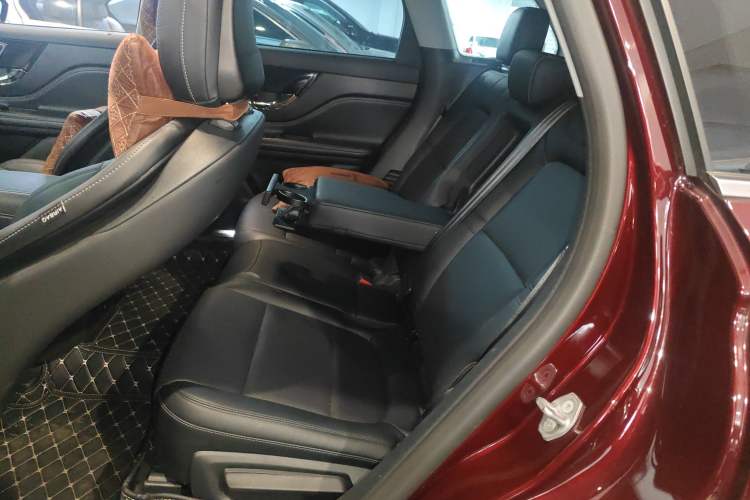 Used Lincoln Corsair 2022 2.0T Two-Wheel Drive Deluxe Edition Left Rear Seat