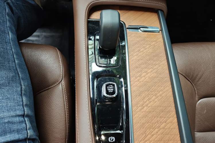 Used Volvo XC90 2023 B6 Zhiyi Luxury Edition 7-Seater