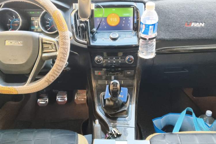 Used Lifan Auto Xuanlang 2017 1.8L Manual Utility Model Audio And AC Panel