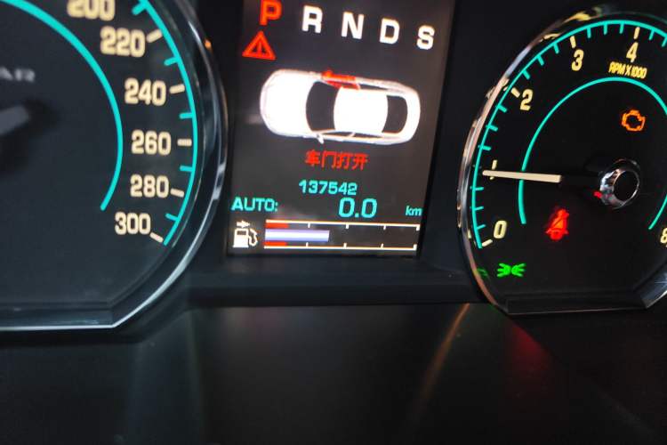 Used Jaguar XF 2015 XF 2.0T Luxury Edition Odometer Close Up