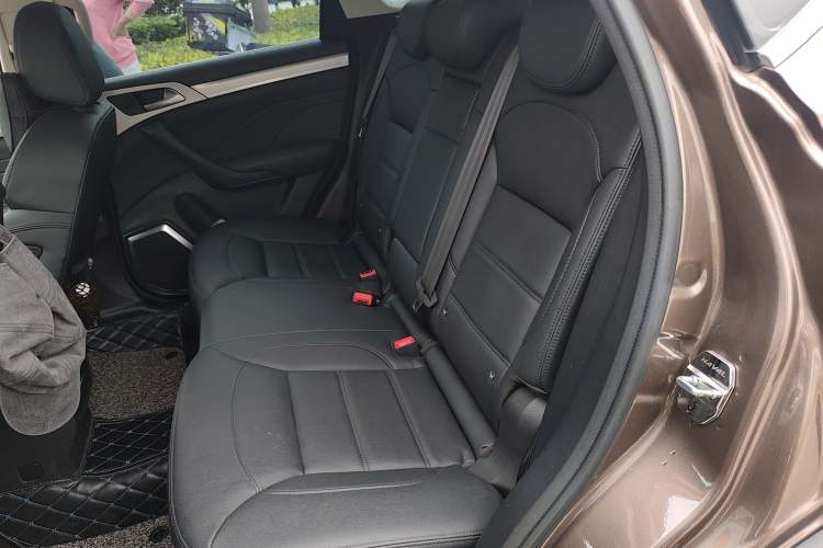 Used Haval H7 2017 Red-Label H7 2.0T Automatic Prestige Model
