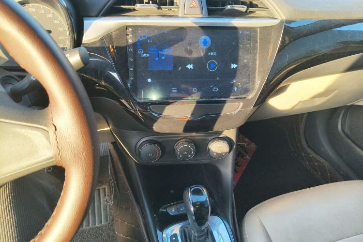 Used Buick Excelle 2020 15N CVT Elite Edition Audio And AC Panel