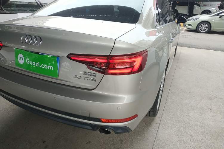 Used Audi A4L 2018 30th Anniversary Edition 40 TFSI Fashion Model Right Rear Taillight