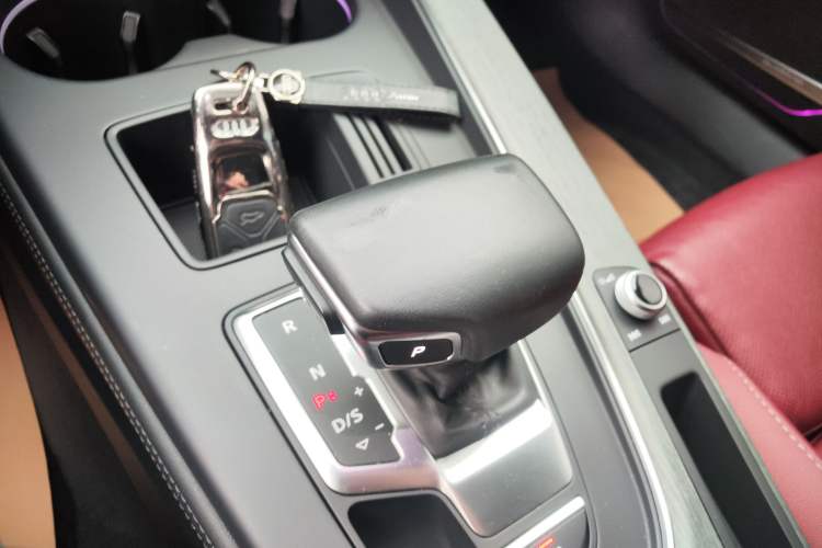 Used Audi A4L 2022 40 TFSI Luxury Dynamic Model
