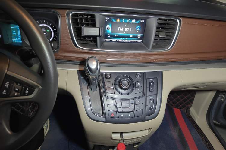 Used Buick GL8 2018 28T Comfort Model China VI Standard