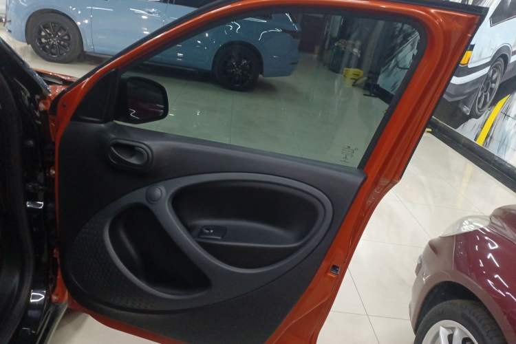 Used smart forfour 2018 1.0L 52 kW Dynamic Edition