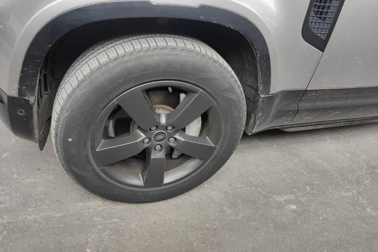 Used Land Rover Defender 2023 Facelift 110 3.0T P400 X-DYNAMIC HSE Left Front Wheel Hub